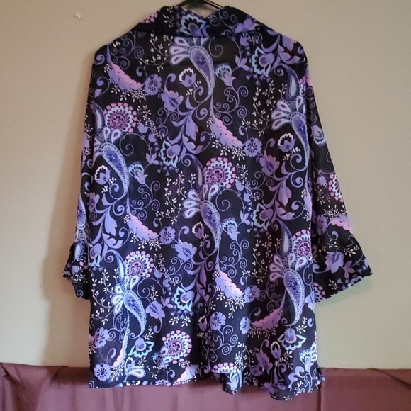 Button down blouse! - Picture 2 of 6